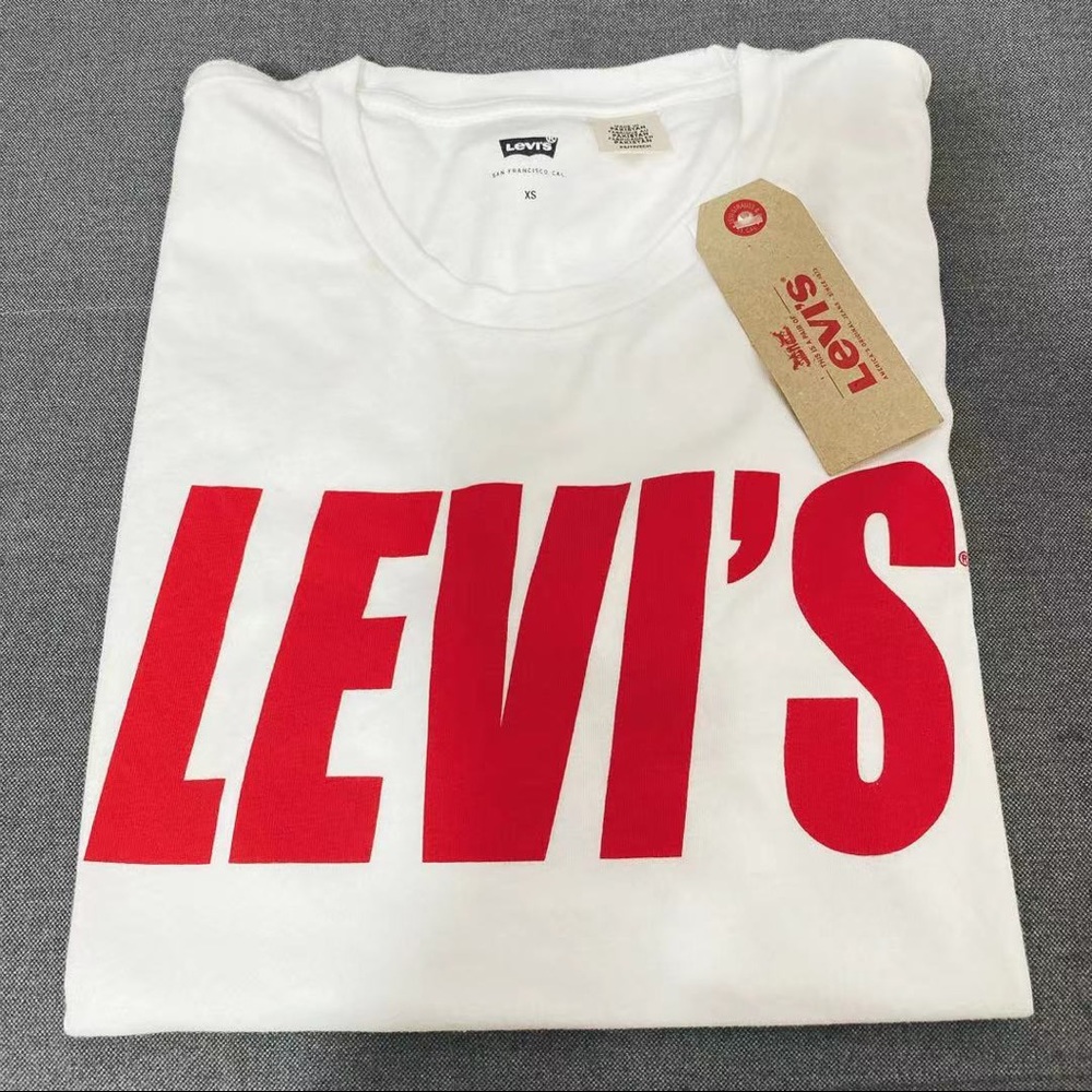 Levi's T-shirt